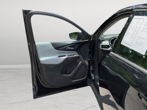 Used 2019 Chevrolet Equinox LS FWD image 11