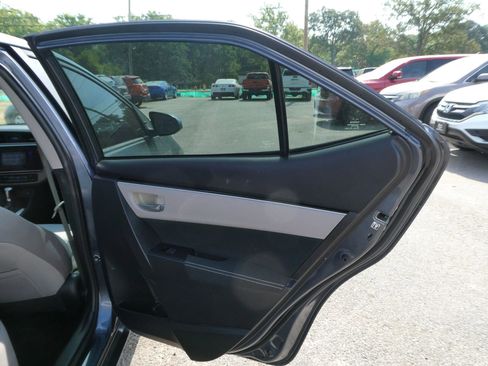 Used 2017 Toyota Corolla LE w/ Carpet Mat Package (TMS) FWD image 20