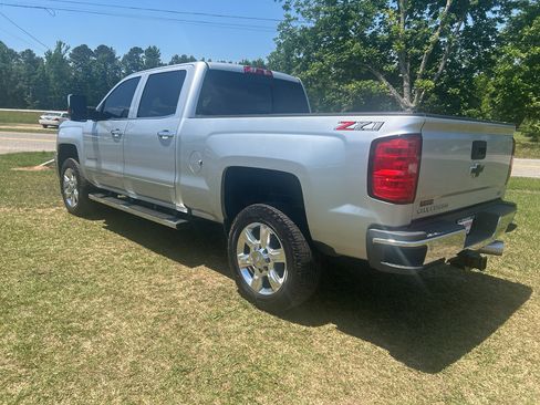 Used 2019 Chevrolet Silverado 2500 LTZ w/ Duramax Plus Package AWD/4WD image 13