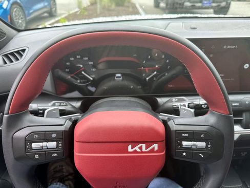 Used 2025 Kia K4 GT-Line w/ GT-Line Premium Package image 19