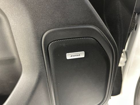 Used 2021 GMC Sierra 1500 AT4 w/ AT4 Value Package AWD/4WD image 8