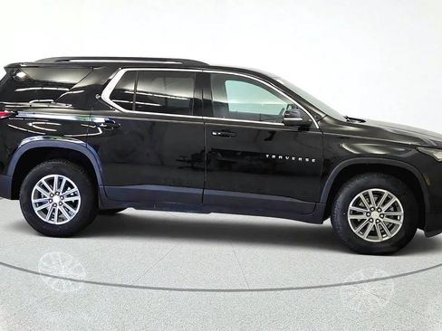 Used 2023 Chevrolet Traverse LT FWD image 9