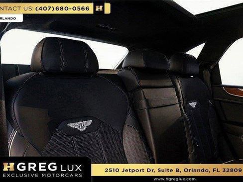 Used 2022 Bentley Bentayga AWD/4WD image 55