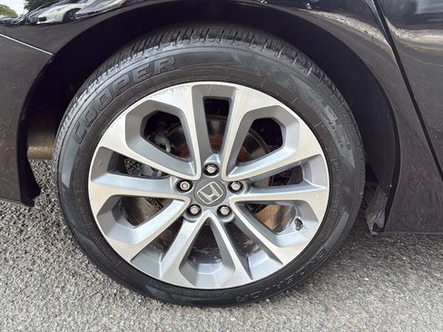 Used 2014 Honda Accord Sport image 9