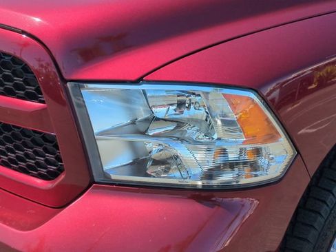 Used 2018 RAM 1500 Express RWD image 9