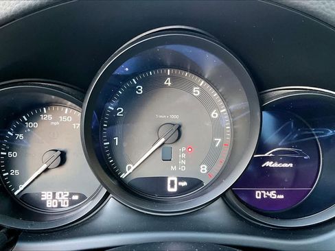 Used 2022 Porsche Macan image 24