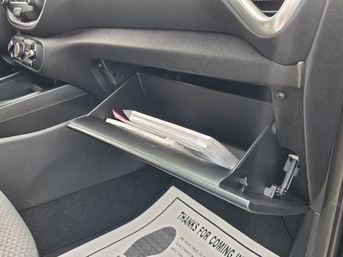 Used 2025 Kia Soul LX w/ LX Technology Package FWD image 16