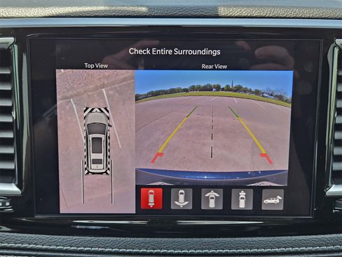 New 2024 Chrysler Pacifica Limited w/ Uconnect Theater Family Group image 18