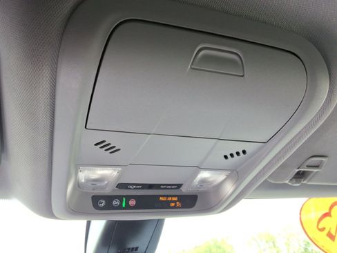 Used 2023 Chevrolet Blazer LT image 20