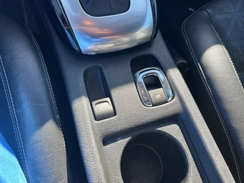 Used 2016 Buick Cascada Premium image 35