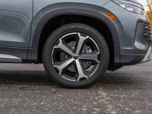 New 2026 Volkswagen Tiguan SE AWD/4WD image 42