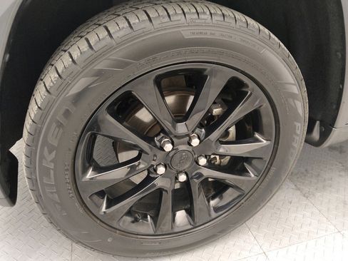 Used 2020 Jeep Grand Cherokee Altitude AWD/4WD image 31