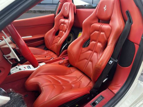 Used 2013 Ferrari 458 Spider 2dr Conv image 26