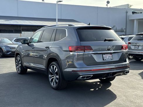 Certified 2022 Volkswagen Atlas SEL Premium image 3