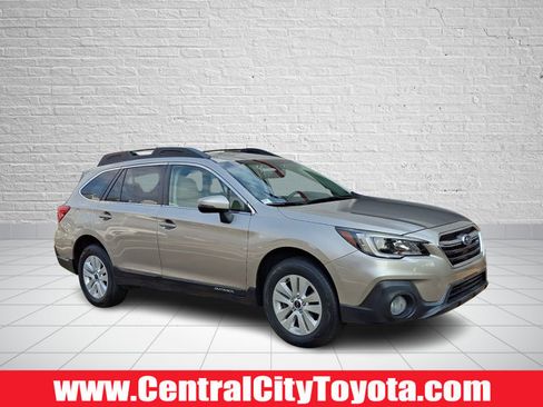 Used 2018 Subaru Outback 2.5i Premium AWD/4WD image 1