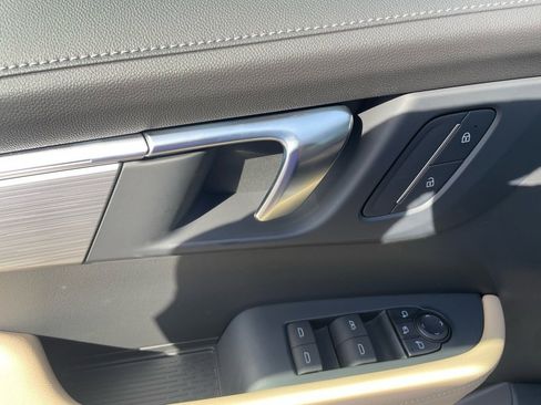 Used 2025 Buick Enclave Preferred image 11