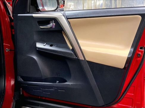 Used 2015 Toyota RAV4 Limited image 22