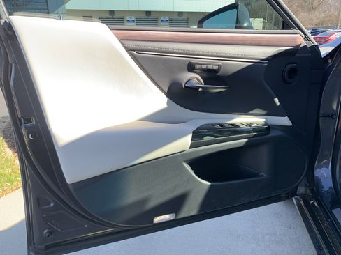 Certified 2024 Lexus ES 350 w/ Premium Package image 14