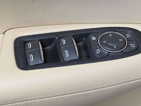 Used 2019 Cadillac XT5 Luxury FWD image 13
