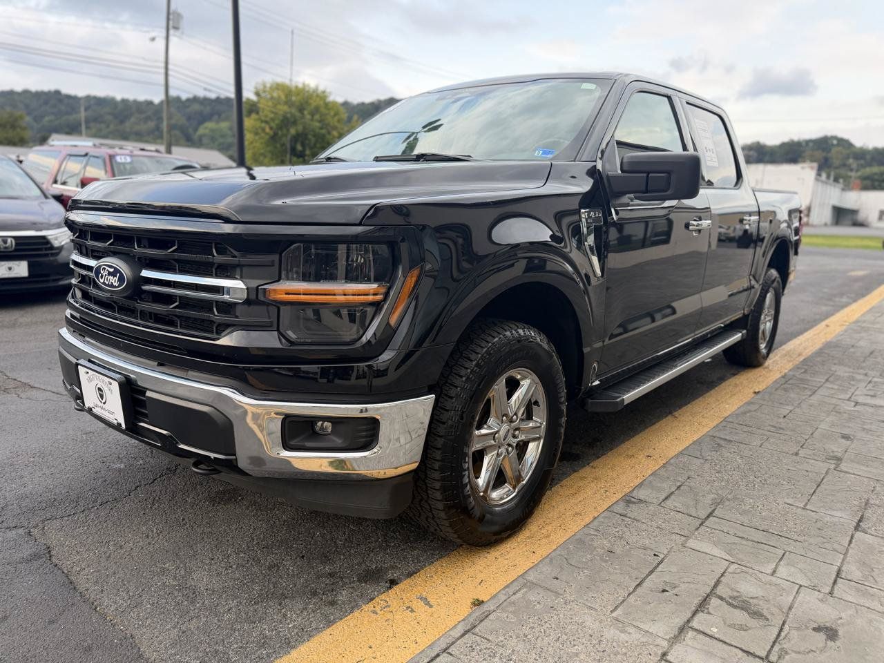 Used 2025 Ford F150 XLT w/ Equipment Group 301A Standard AWD/4WD image 4