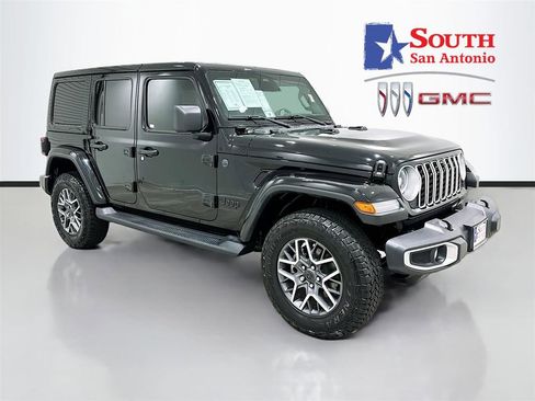 Used 2025 Jeep Wrangler Sahara image 1