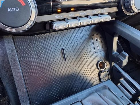 Used 2025 Toyota Tacoma SR5 image 8