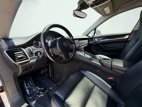 Used 2016 Porsche Panamera S RWD image 17
