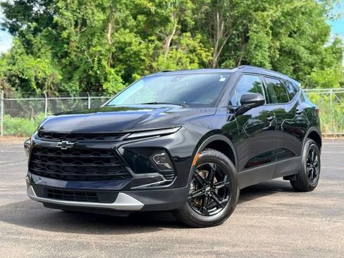 Used 2024 Chevrolet Blazer LT w/ Convenience Package AWD/4WD image 2
