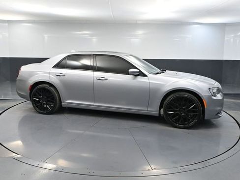Used 2018 Chrysler 300 S w/ Beats Audio Group image 4