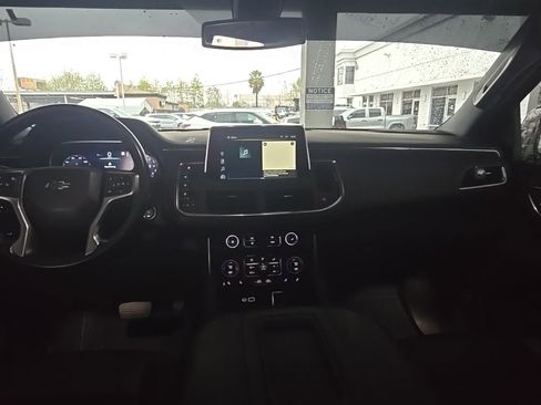 Used 2022 Chevrolet Suburban Z71 image 5