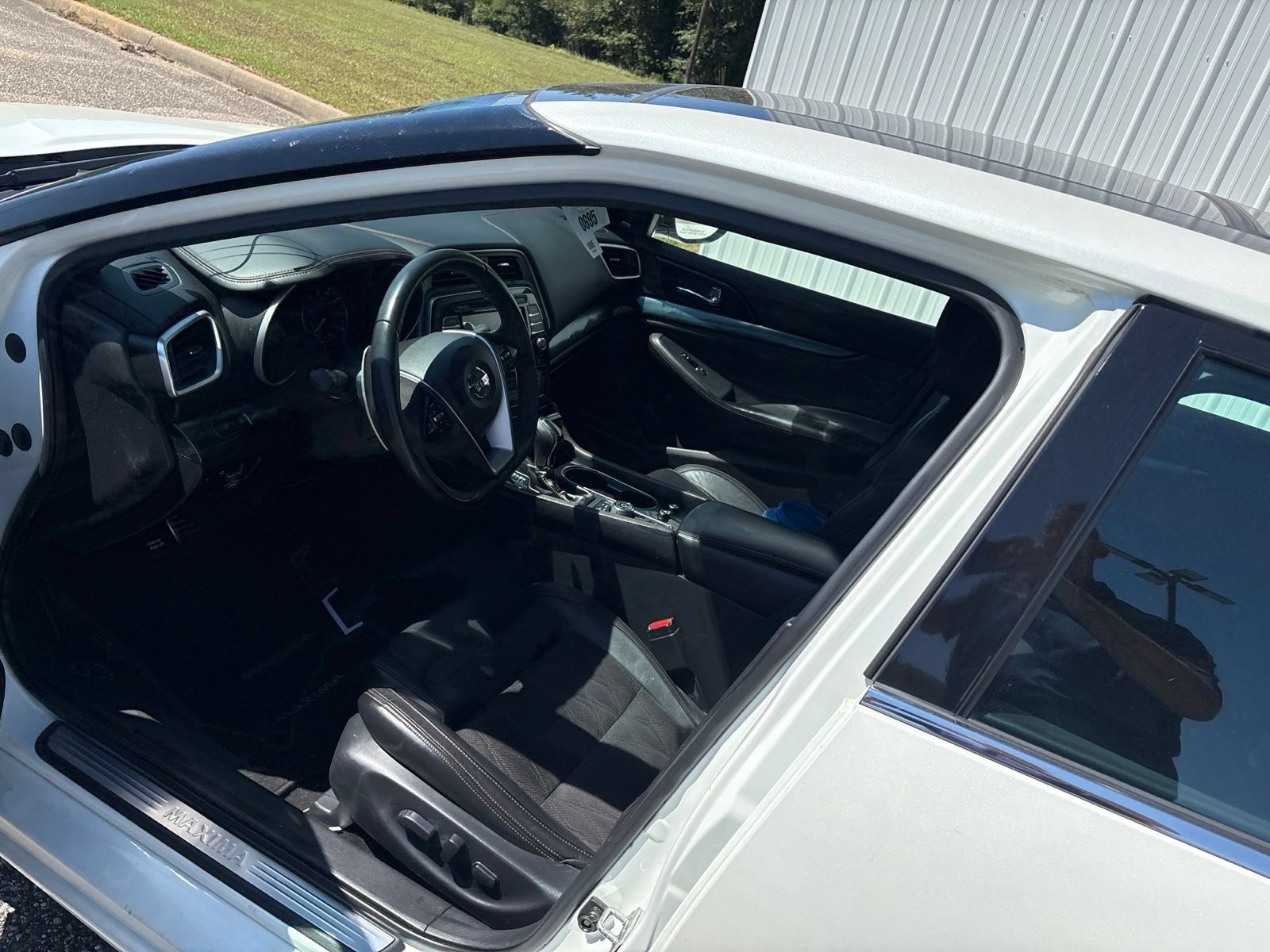 Used 2021 Nissan Maxima SR w/ Sport Mat Group FWD image 11