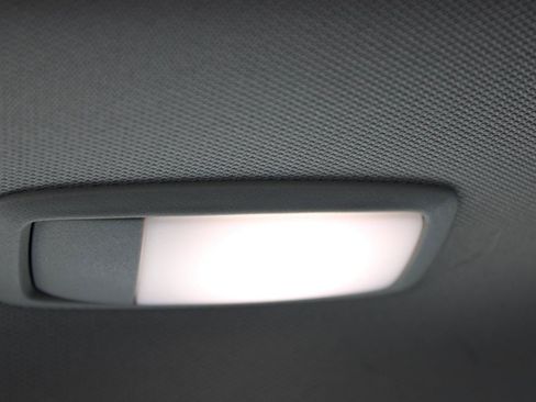 Used 2016 Nissan Maxima Platinum w/ Interior Lighting Package FWD image 41