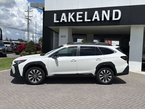 Certified 2024 Subaru Outback Limited AWD/4WD image 3