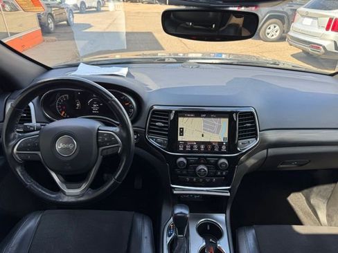 Used 2020 Jeep Grand Cherokee Laredo w/ Quick Order Package 2BN North image 17