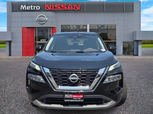 Used 2023 Nissan Rogue SV FWD image 2
