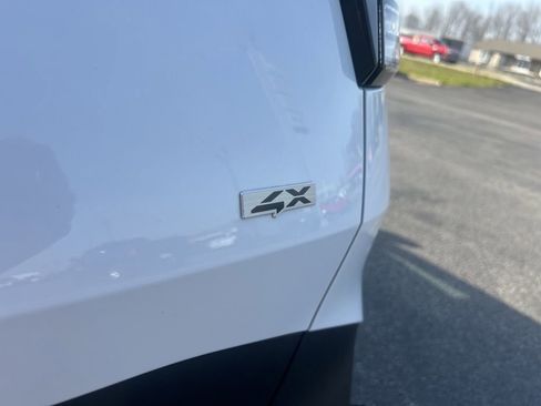 Used 2025 Kia Sportage LX image 39