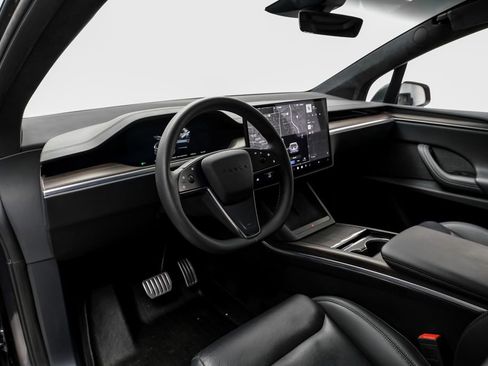 Used 2024 Tesla Model X AWD/4WD image 9