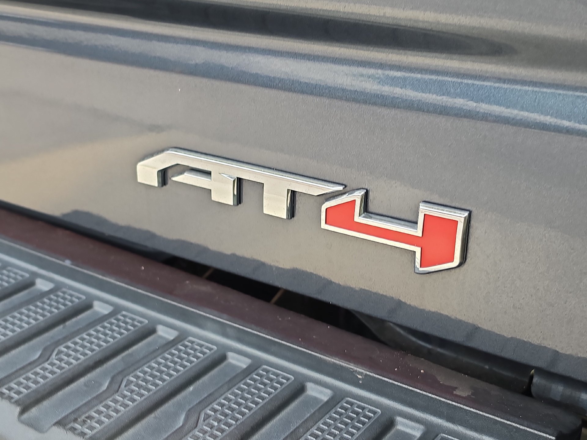 Used 2021 GMC Sierra 1500 AT4 w/ AT4 Value Package AWD/4WD image 11