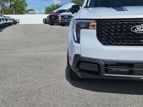 New 2025 Ford Maverick Lariat w/ Black Appearance Package image 10