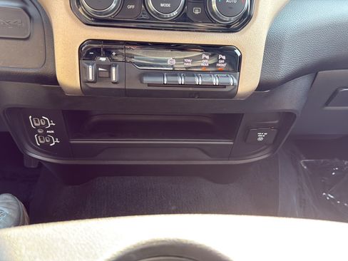 Used 2024 RAM 2500 Laramie w/ Safety Group AWD/4WD image 23