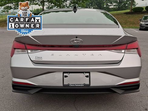 Used 2021 Hyundai Elantra SE FWD image 8