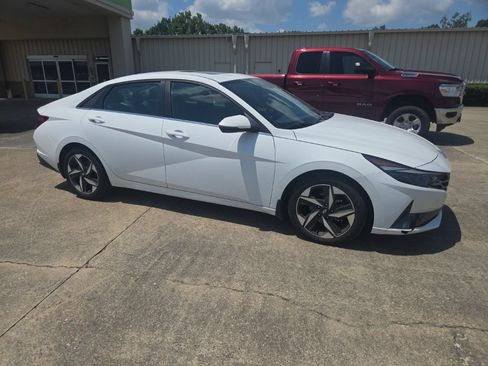 Used 2023 Hyundai Elantra Limited FWD image 11