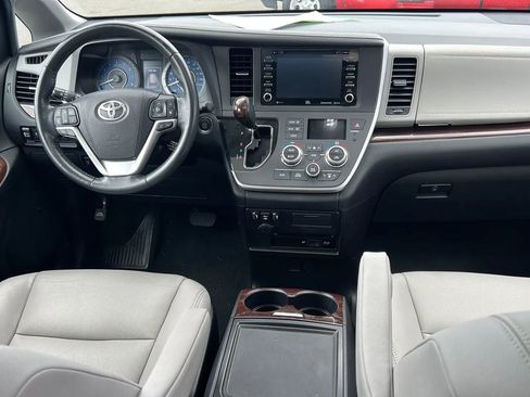 Used 2020 Toyota Sienna Limited Premium AWD/4WD image 8