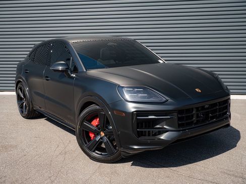 Certified 2026 Porsche Cayenne GTS image 27