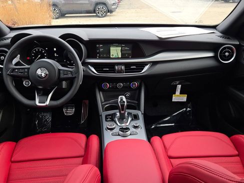 New 2025 Alfa Romeo Stelvio Sprint image 19