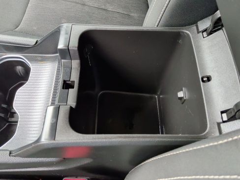 Used 2025 Jeep Grand Cherokee Laredo RWD image 32