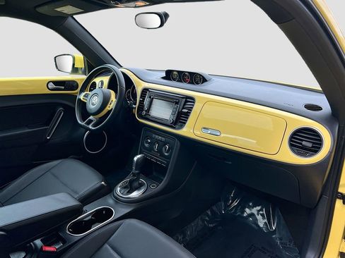 Used 2013 Volkswagen Beetle TDI image 26