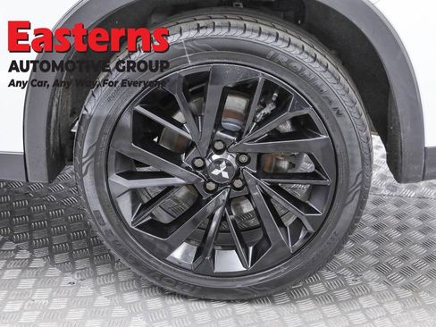 Used 2023 Mitsubishi Outlander SE image 34