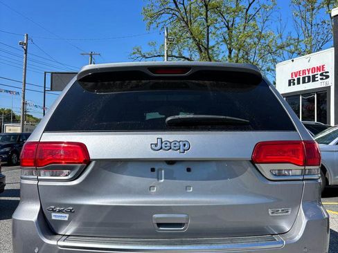 Used 2018 Jeep Grand Cherokee Limited AWD/4WD image 4