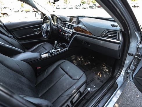Used 2014 BMW 320i xDrive Sedan AWD/4WD image 24